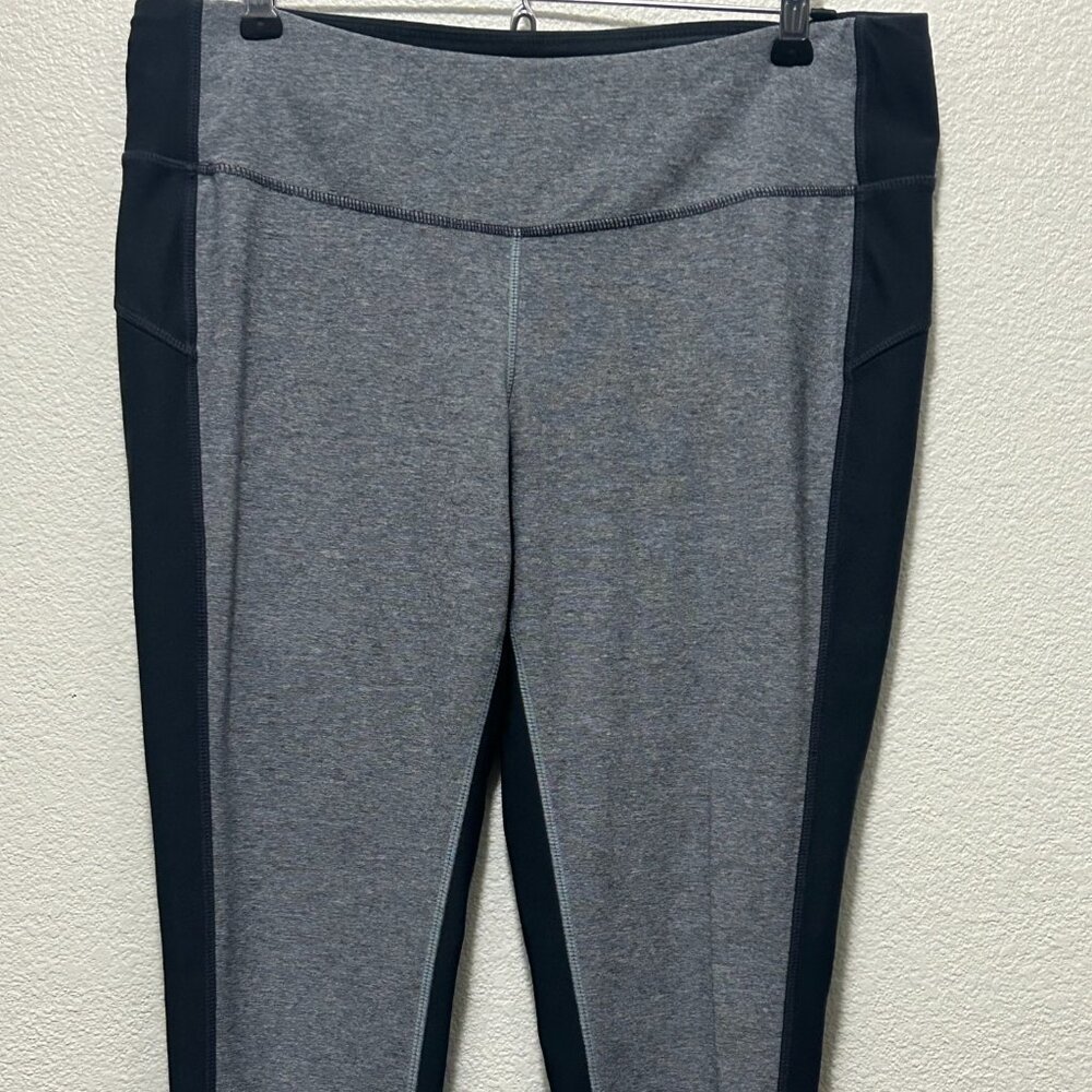 MPG performance gear gray capri leggings, woman's large